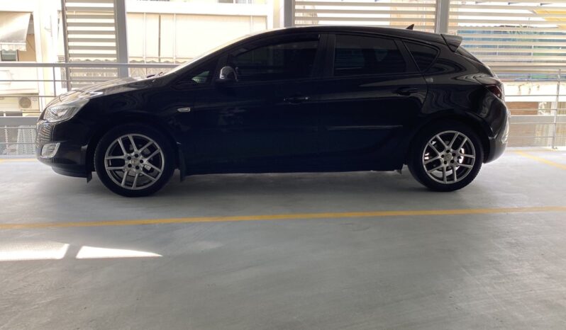 
								Opel Astra 2011 J full									